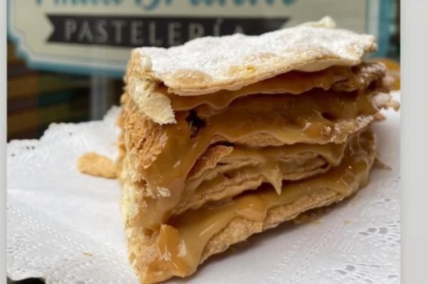 Torta de Hojas (Requiere 5 días hábiles de anticipación para encargar) - Imagen 4